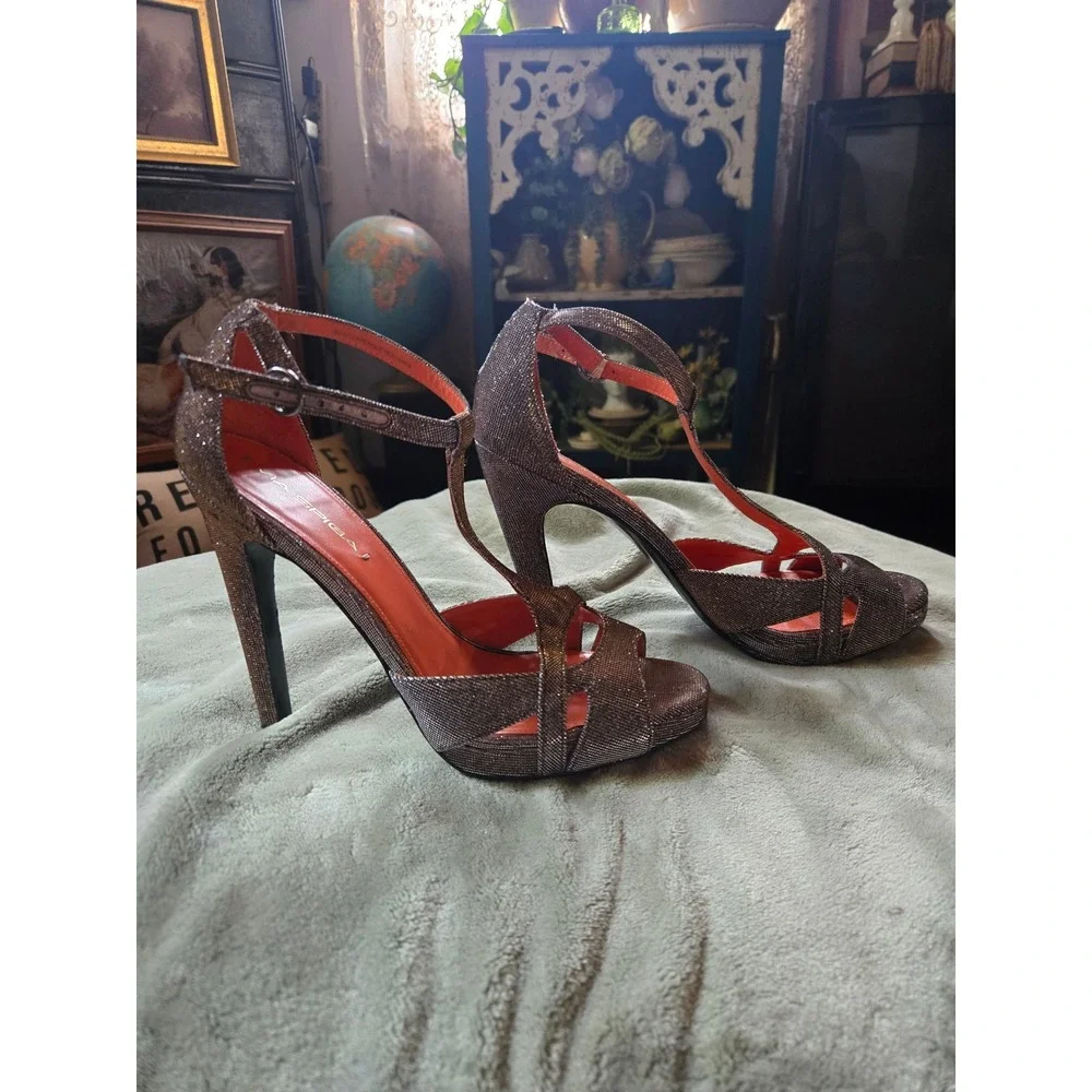 Via Spiga Womens‎ Metallic T-Strap Platform Stiletto Sandals Silver Pewter 8.5 M